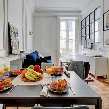 Bnbnook - Parisian Charm: 1br In Le Marais Apartment