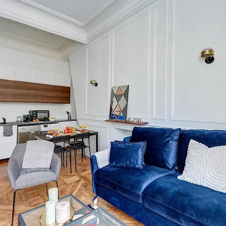 Bnbnook - Parisian Charm: 1br In Le Marais Apartment