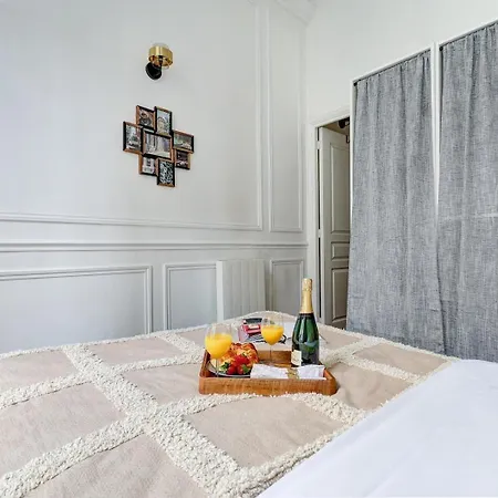 Apartment Bnbnook - Parisian Charm: 1br In Le Marais *